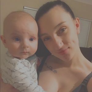 Meet your Posher, Caitlin